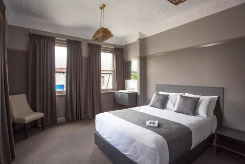 Nags Head Hotel - Surfers Gold Coast 0