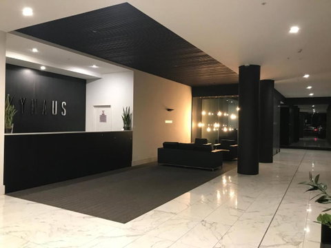 New Luxurious Skyview 2Bedroom Apartment Liverpool - Surfers Gold Coast 0
