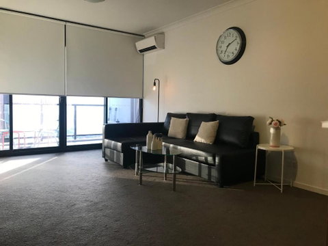 New Luxurious Skyview 2Bedroom Apartment Liverpool - Surfers Gold Coast 3