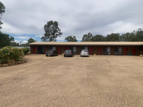 Newell Motor Inn Narrandera - Surfers Gold Coast 3