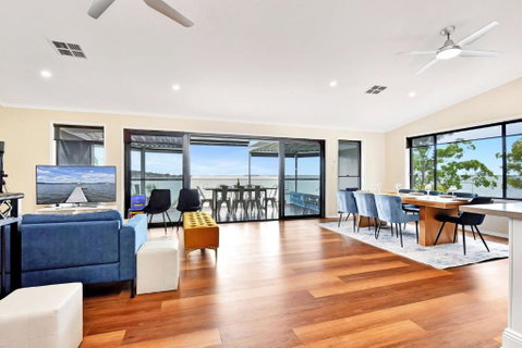 New Property Shimmer Shores Absolute Waterfront Retreat At Fishing Point, Lake Macquarie - Surfers Gold Coast 3