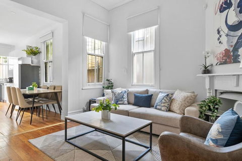 Newtown Nest - Chic Terrace Living Off King Street - Surfers Gold Coast 0