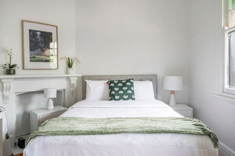 Newtown Nest - Chic Terrace Living Off King Street - Surfers Gold Coast 1