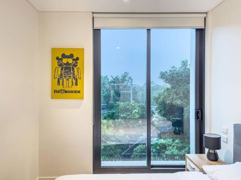 Next To Station Family & Friend Free Parking - Surfers Gold Coast 2