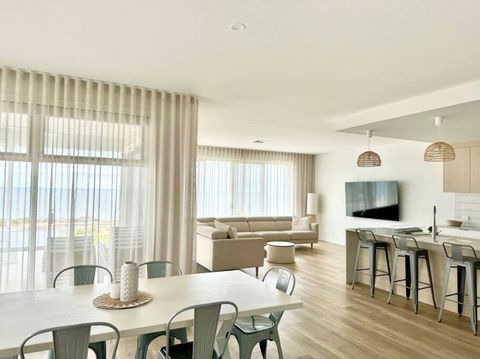 North Beach Hamptons - Surfers Gold Coast 0