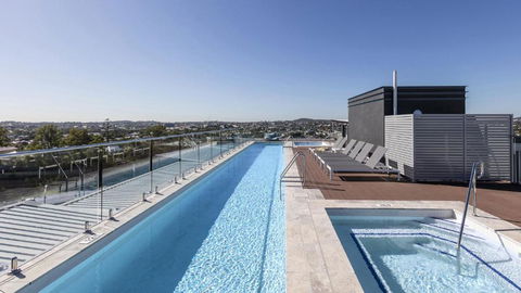 Oaks Brisbane Woolloongabba Suites - Surfers Gold Coast 0