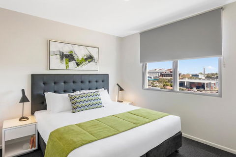 Oaks Brisbane Woolloongabba Suites - Surfers Gold Coast 1