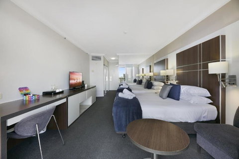 Ocean View 2-Bed Studio In The Heart Of Surfers - Surfers Gold Coast 2