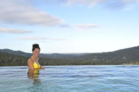 On Eagle Wings Mountain Retreat & Spa - Surfers Gold Coast 2