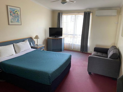 Orbost Country Man Motor Inn - Surfers Gold Coast 2