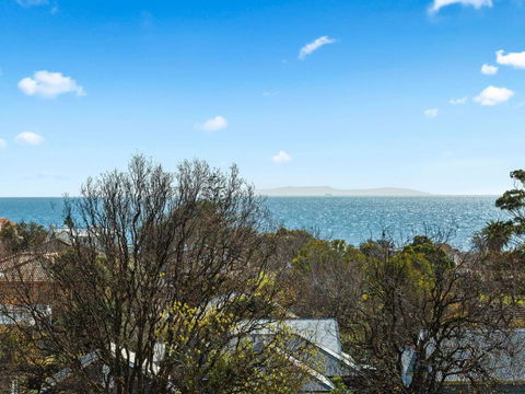 Osprey Mornington - Surfers Gold Coast 3