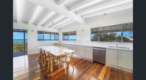 Ospreys View - Relaxed Coastal Vibe - Surfers Gold Coast 3