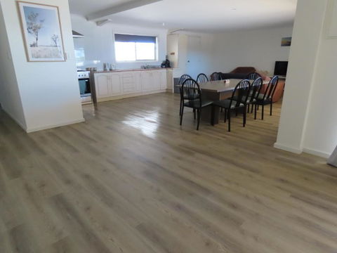 PACEYS PLACE - Surfers Gold Coast 1