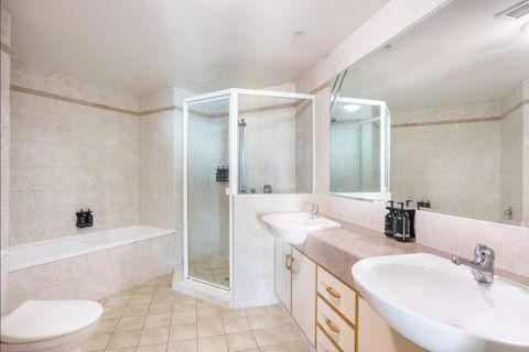 Ocean View Apartment With Parking By Serain Residences - Surfers Gold Coast 2