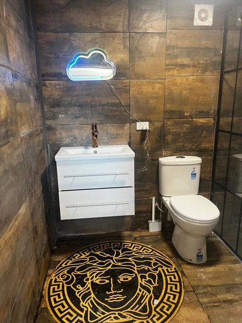 Palm Hamilton Backpacker - Surfers Gold Coast 2