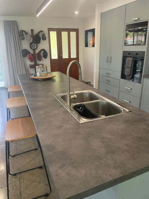 Pandanus Paradise. Newly Renovated 4 Bedroom Home - Surfers Gold Coast 3