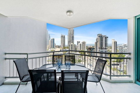Paradise Peak - A Refined Resort-style Lifestyle - Surfers Gold Coast 0