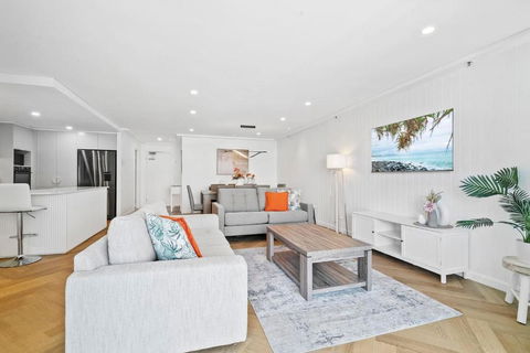 Paradise Peak - A Refined Resort-style Lifestyle - Surfers Gold Coast 3