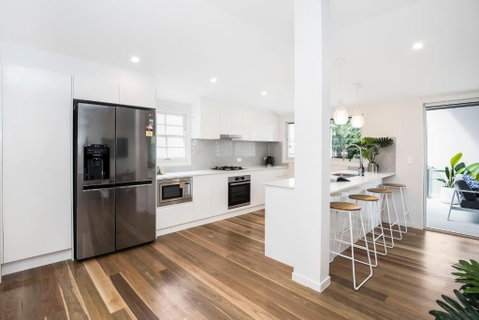 Park Avenue Terrace House Sleeps 9 - Surfers Gold Coast 1