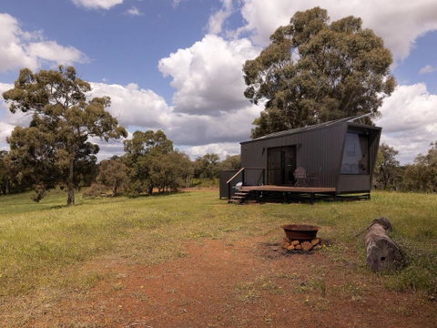 Patrick The Tiny Cabin In Chittering - Surfers Gold Coast 0