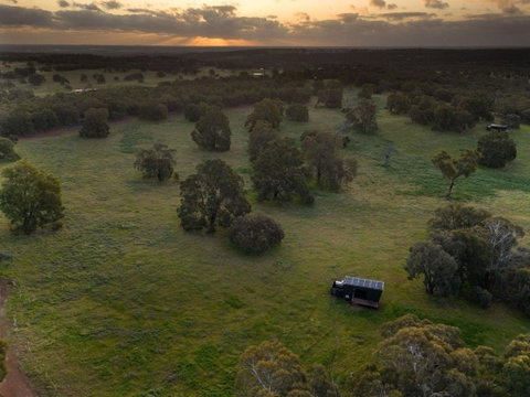 Patrick The Tiny Cabin In Chittering - Surfers Gold Coast 2