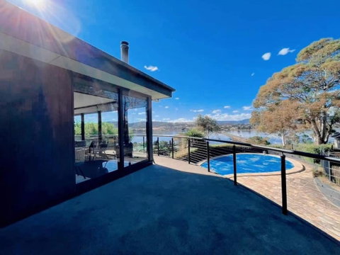 Peaceful House With Great Ocean & Mountain View - Surfers Gold Coast 1