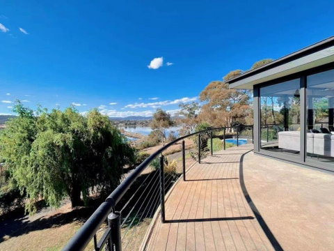 Peaceful House With Great Ocean & Mountain View - Surfers Gold Coast 3
