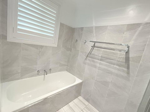 Peaceful Room In Modern Baulkham Hills Home - BH3 - Surfers Gold Coast 2