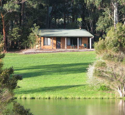 Pemberton Lake View Chalets - Surfers Gold Coast 0