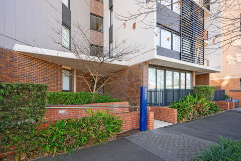 Penrith 3Br Apt Close ToTrain Station & Shopping - Surfers Gold Coast 2