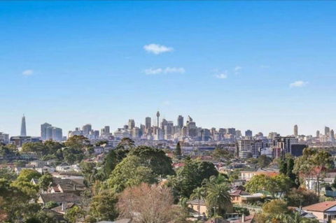 Penthouse In Rockdale CBD - Surfers Gold Coast 1