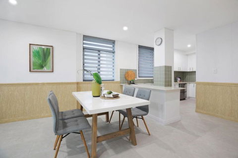 Penthouse In Rockdale CBD - Surfers Gold Coast 3