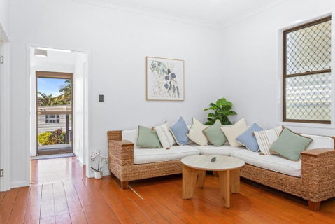 Perfect Cooee Bay Beach Getaway! - Surfers Gold Coast 0