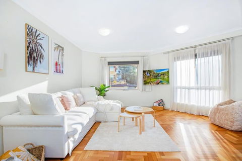 Perfect Manly Retreat, In The Heart Of Manly, Family & Couple Friendly Apartment With CAR SPOT - Surfers Gold Coast 0