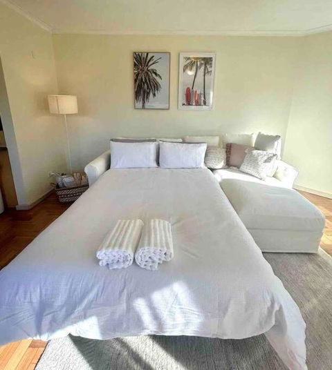 Perfect Manly Retreat, In The Heart Of Manly, Family & Couple Friendly Apartment With CAR SPOT - Surfers Gold Coast 3