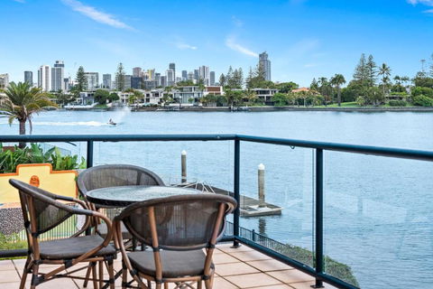 Perfect Waterfront Escape In Surfers Paradise - Surfers Gold Coast 0