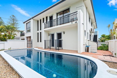 Perfect Waterfront Escape In Surfers Paradise - Surfers Gold Coast 3