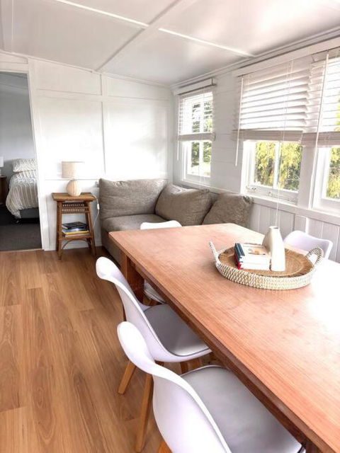 Pine Cottage - Surfers Gold Coast 1