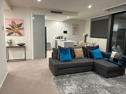 Plush Apartment On Mort - Surfers Gold Coast 0