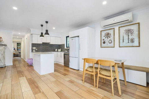 Pool House Hideaway - Surfers Gold Coast 3
