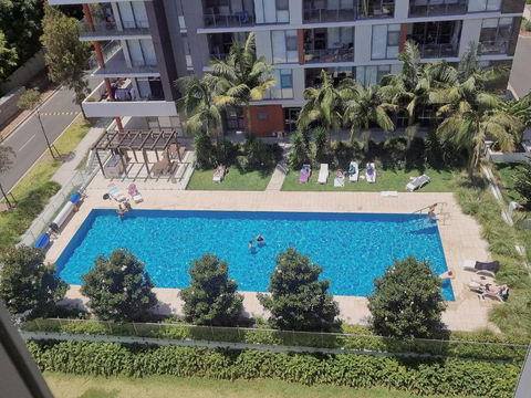 Pool View Of Marquarie Park Paradise - Surfers Gold Coast 3