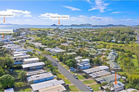 Poppies Cottage - Cooee Bay Beachside Retreat - Surfers Gold Coast 1