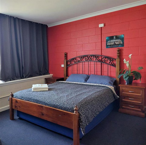 Port Adelaide Backpackers - Surfers Gold Coast 0