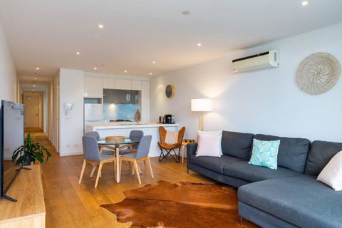 PORT MELBOURNE - A Stay At The Bay - Surfers Gold Coast 0