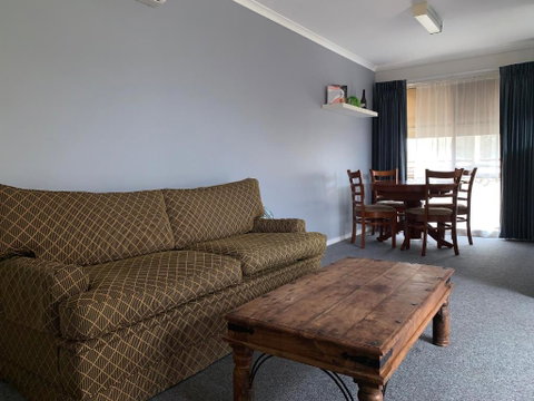 Portarlington Holiday Apartment - Surfers Gold Coast 3