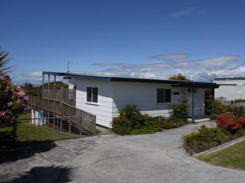 Prime Location - Totally Refurbished - Surfers Gold Coast 0