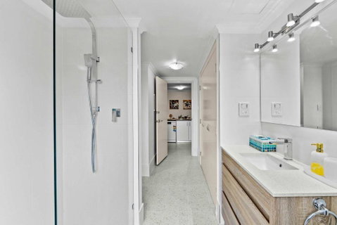 Prime Perth Apartment - Surfers Gold Coast 2