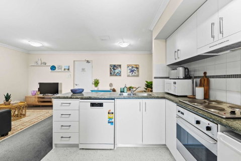 Prime Perth Apartment - Surfers Gold Coast 3