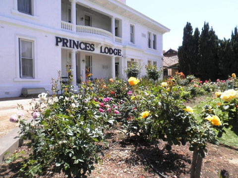 Princes Lodge Motel - Surfers Gold Coast 0