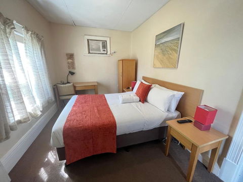 Princes Lodge Motel - Surfers Gold Coast 2